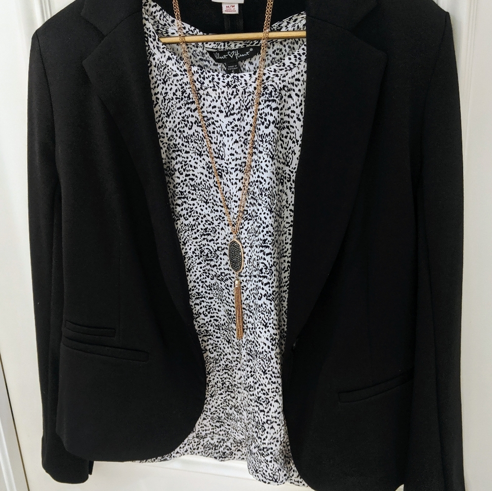 Dressy sleeveless white top w/ black spots